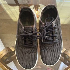 AllBirds Tennis Shoes